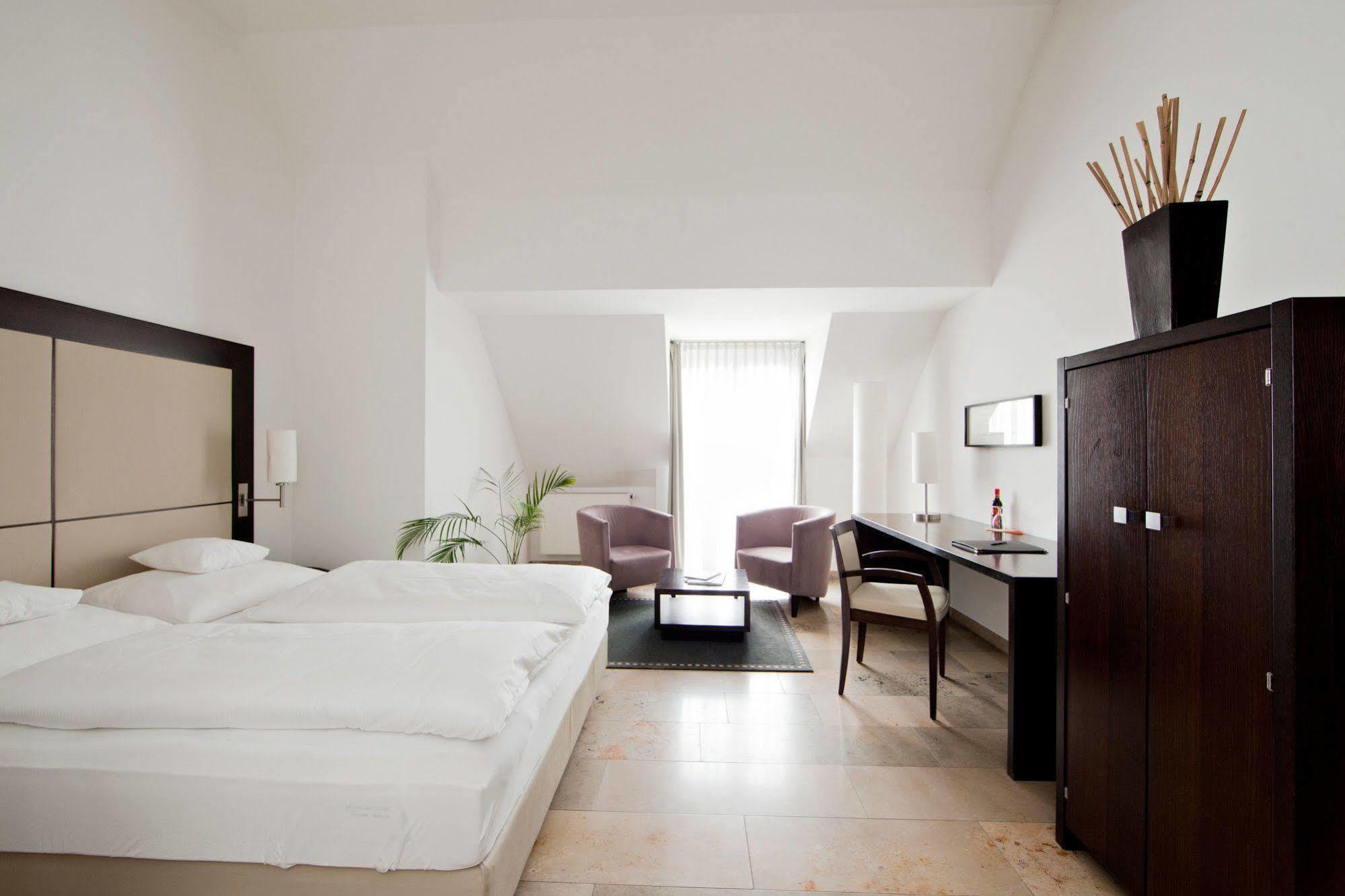 Burns Art Hotel Düsseldorf Rom bilde