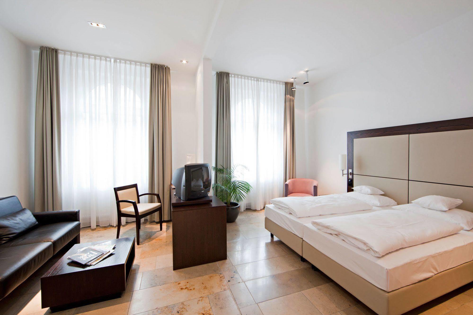 Burns Art Hotel Düsseldorf Rom bilde